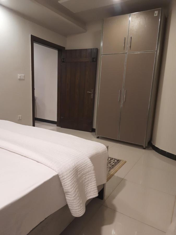Pine Apartments Civic Center Bahria Town Islamabad Rawalpindi Extérieur photo