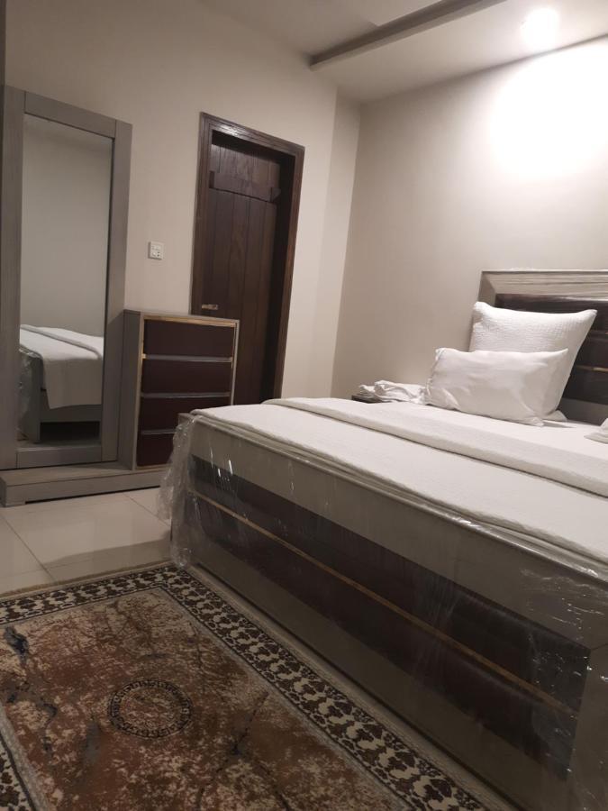Pine Apartments Civic Center Bahria Town Islamabad Rawalpindi Extérieur photo