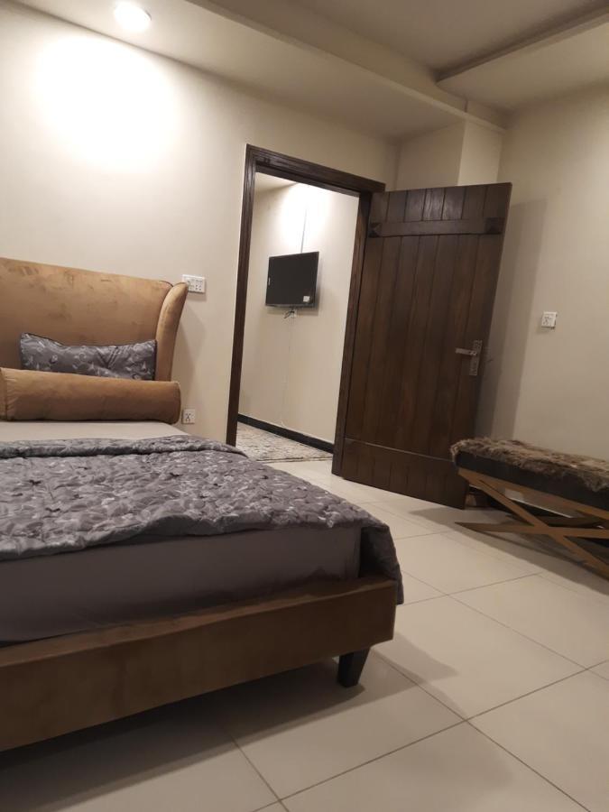 Pine Apartments Civic Center Bahria Town Islamabad Rawalpindi Extérieur photo
