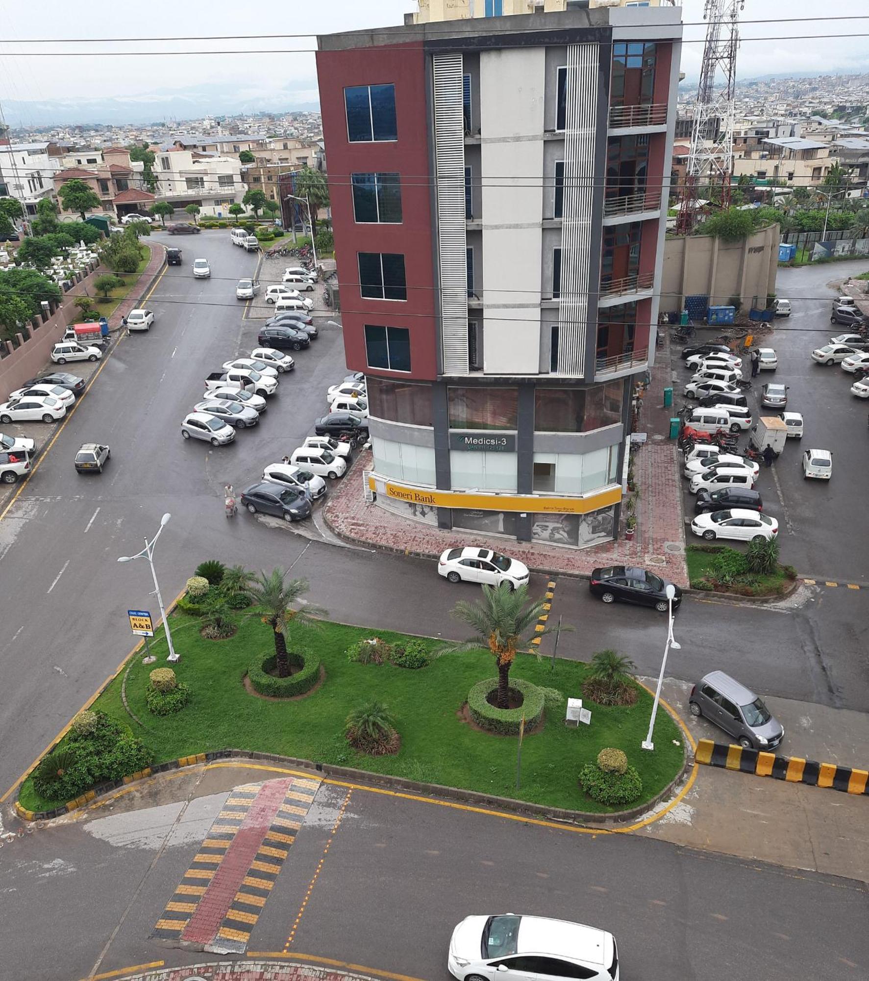 Pine Apartments Civic Center Bahria Town Islamabad Rawalpindi Extérieur photo