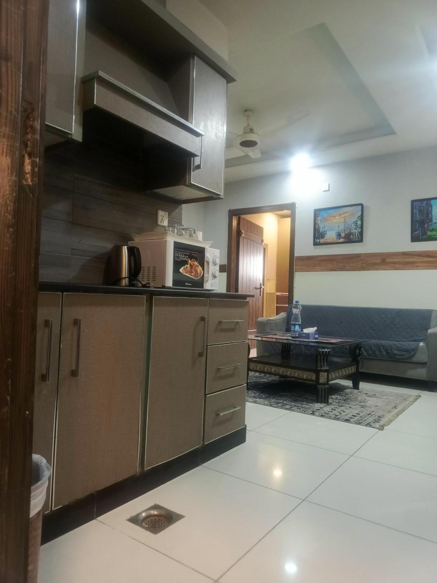 Pine Apartments Civic Center Bahria Town Islamabad Rawalpindi Extérieur photo