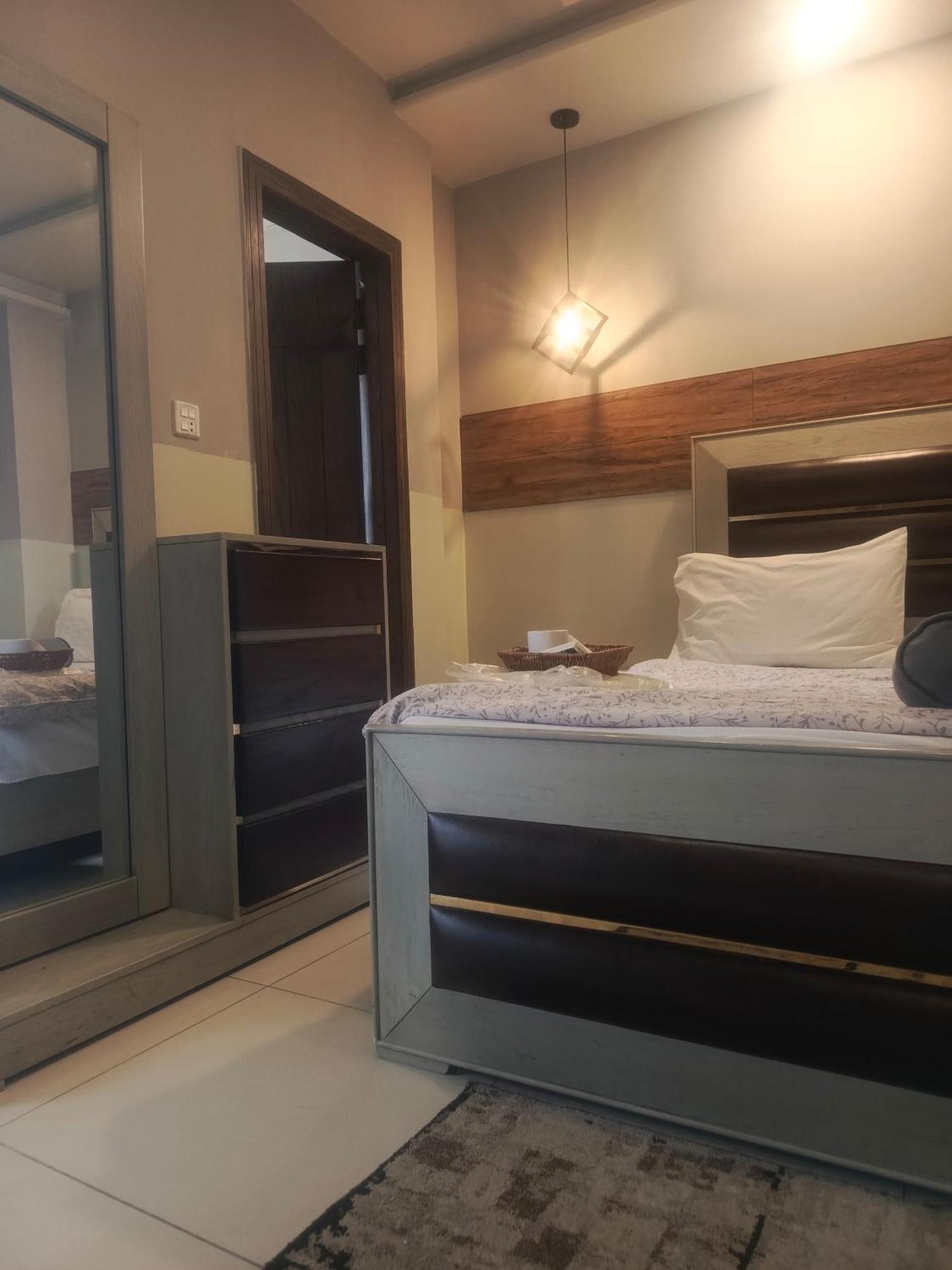 Pine Apartments Civic Center Bahria Town Islamabad Rawalpindi Extérieur photo
